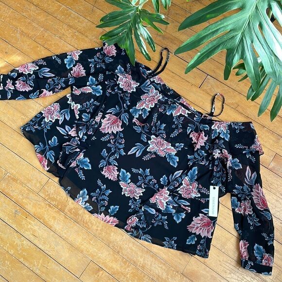 Olivaceous black floral cold shoulder cropped blouse size M Bohemian - Picture 1 of 8